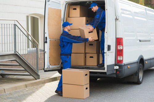 Packing support for a Brent home move